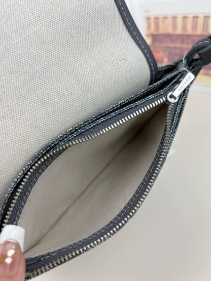 Replica Goyard Plumet Pocket Wallet Strap Bag Grey #3402 - Image 4