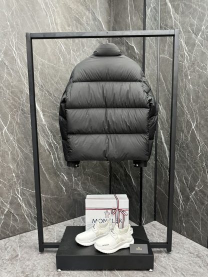 REPLICA MONCLER MEN'S BLACK BESBRE SHORT DOWN JACKET #3764 - Image 11