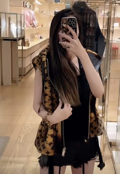 Replica Louis Vuitton Monogram Mink Hooded Gilet #3782 - Image 10
