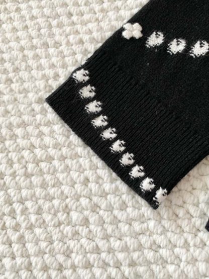 Replica Chanel 25P Black & White Cashmere Embroidered Cardigan - Image 2